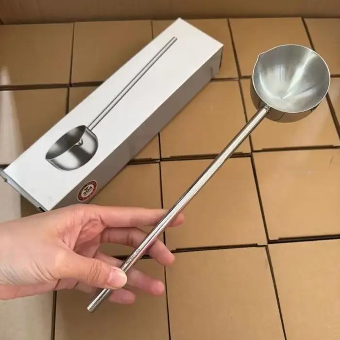 Cuillère à huile chaude en acier inoxydable à manche allongé, petite cuillère anti-éclaboussures pou