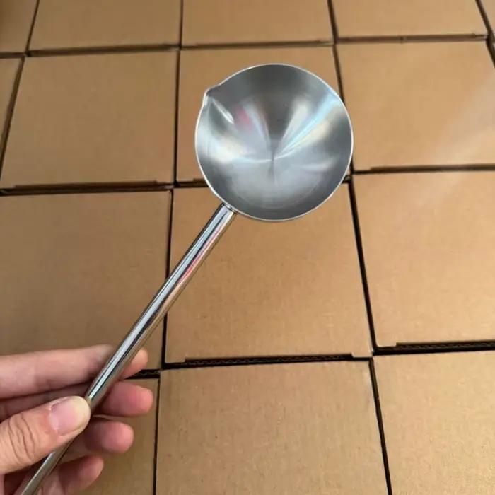 Cuillère à huile chaude en acier inoxydable