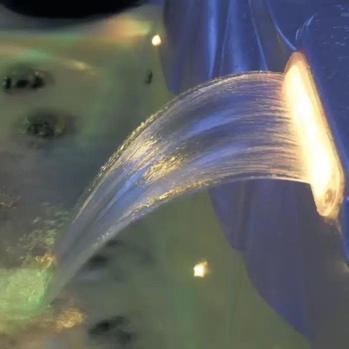 Spa à remous personnalisé en acrylique autoportant avec 140 jets d'hydrothérapie pour usage commercial et hôtel moderne et éco-responsable